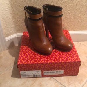 Tory Burch 4 inch heel, Cognac with navy trim.